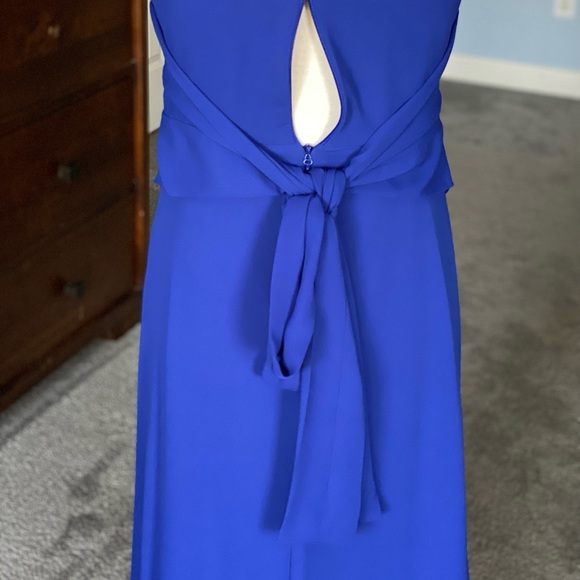 LIKE NEW BCBG crepe blue gown. worn once. No flaws/stains. Dry cleaned. - Picture 4 of 4
